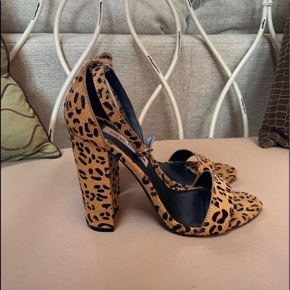 Steve Madden Carrson Real Fur Sandal in Leopard Multi Size 7 - Picture 5 of 9